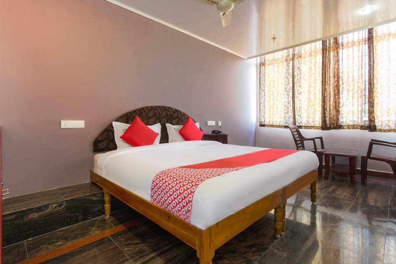 Oyo 45475 Annai Lodge Thanjavur Bagian luar foto