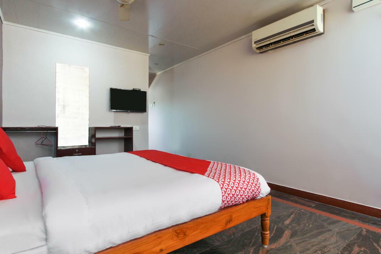 Oyo 45475 Annai Lodge Thanjavur Bagian luar foto